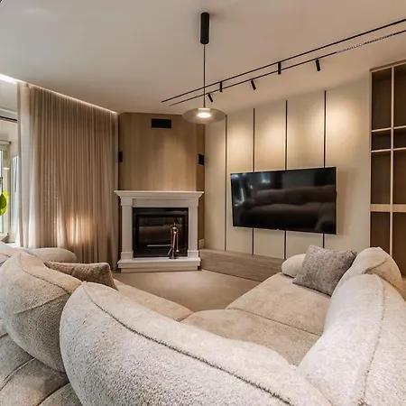 Arden Jacuzzi Penthouse By Ps *