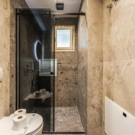Arden Jacuzzi Penthouse By Ps Durrës