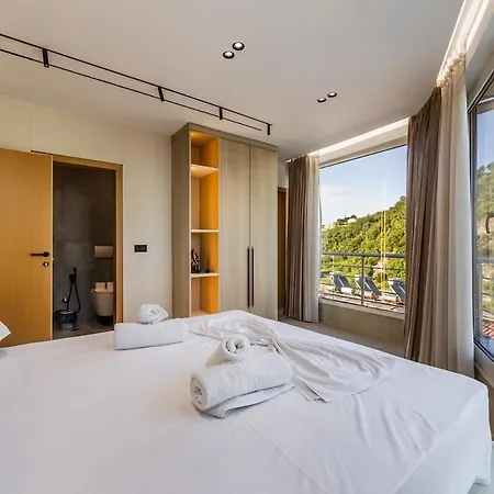 Arden Jacuzzi Penthouse By Ps *