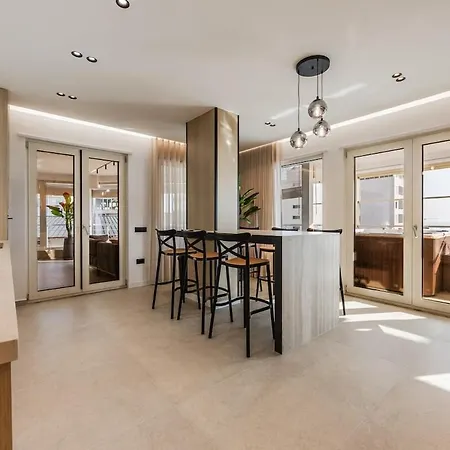 Arden Jacuzzi Penthouse By Ps