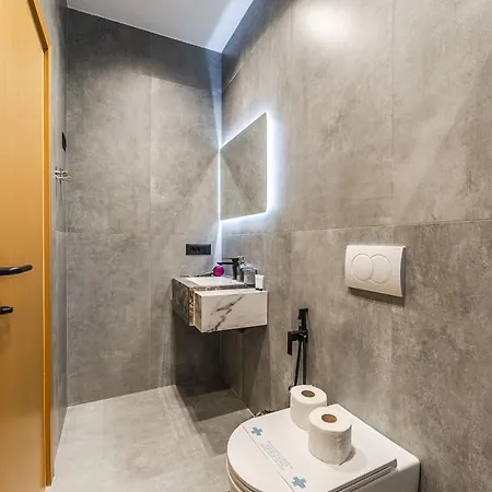 Arden Jacuzzi Penthouse By Ps