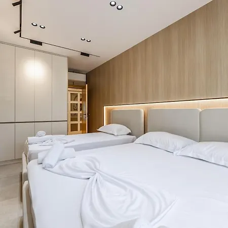 Arden Jacuzzi Penthouse By Ps