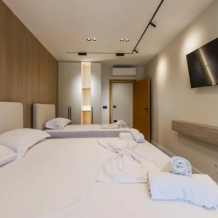Arden Jacuzzi Penthouse By Ps * Durrës